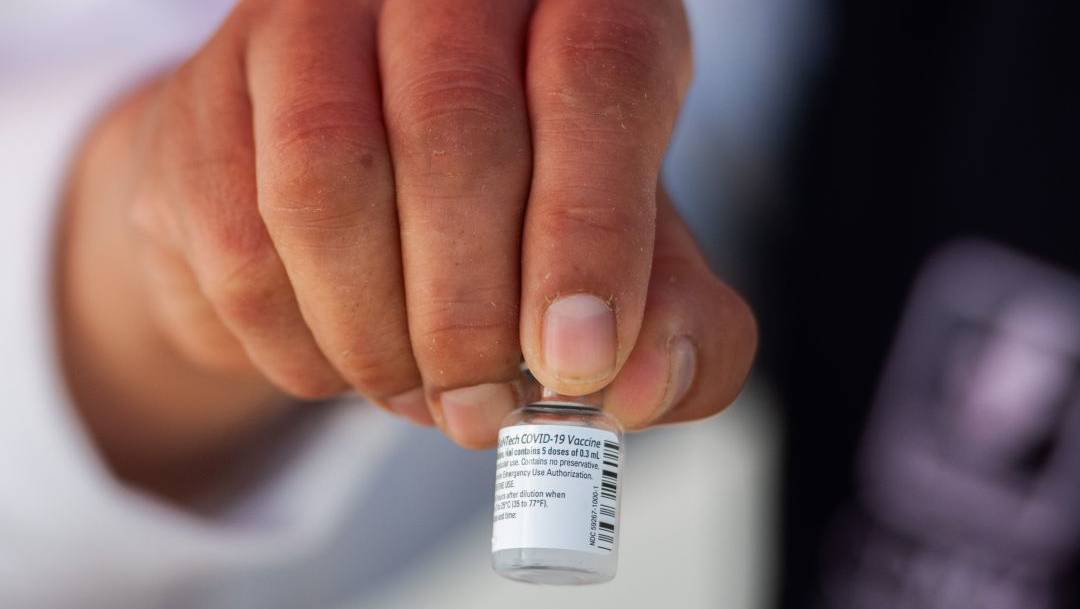 La Secretaría de Salud de Coahuila reporta estable a la doctora que sufrió una reacción adversa tras recibir la vacuna de Pfizer contra el COVID-19