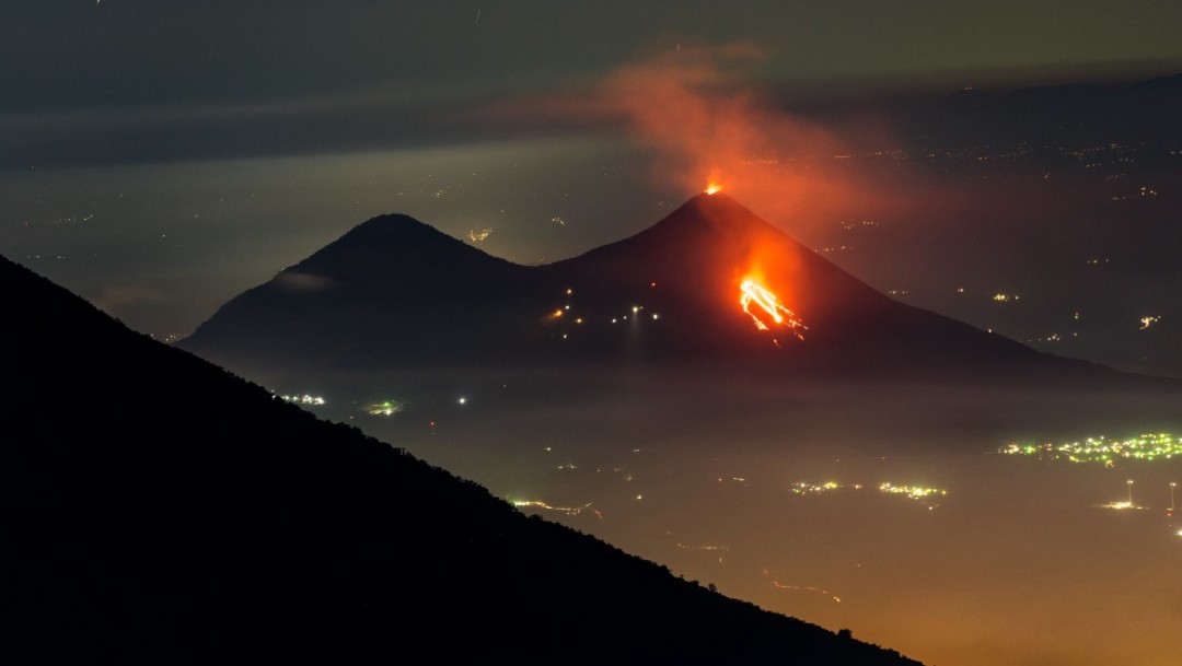 Volcán Pacaya de Guatemala aumenta actividad con estruendos en zonas aledañas