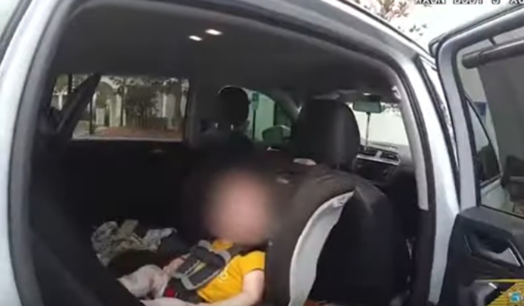 Rescatan a bebé secuestrada durante el robo de un automóvil