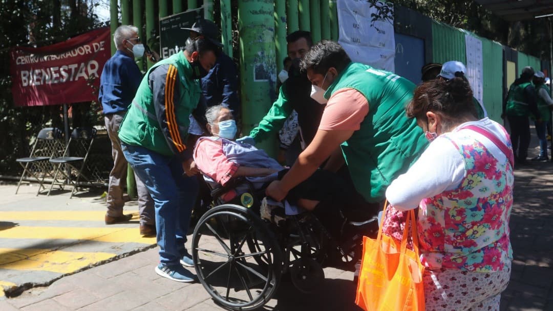 Ciudad de México realiza jornada de vacunación organizada y exitosa