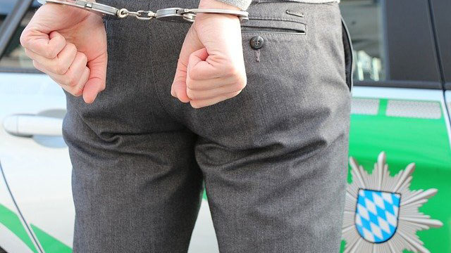 En Francia fue detenida una orgía de 100 personas porque violaba las normas de COVID-19, serán multados