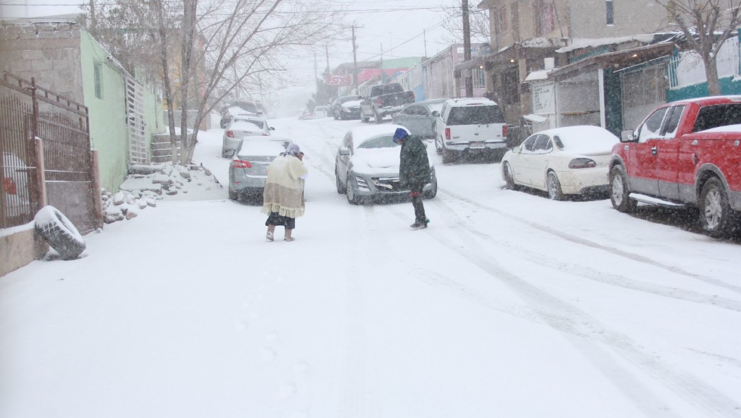 Frío y nevadas dejan al menos seis muertos en Nuevo León y Tamaulipas