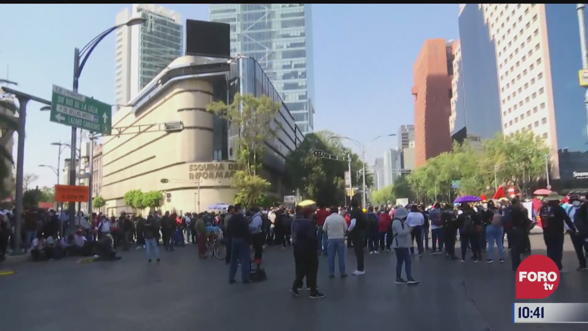 manifestantes bloquean paseo de la reforma y bucareli en cdmx