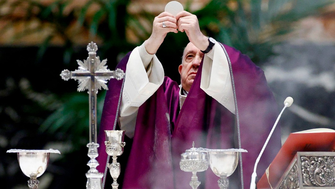 Papa Francisco celebra el Miércoles de ceniza con pocos fieles y nuevo rito