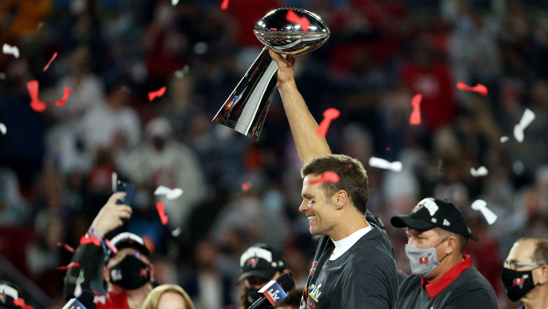Tom Brady ganó su séptimo anillo de Super Bowl en 2021 con los Bucaneros y se convierte en el mejor jugador de la historia
