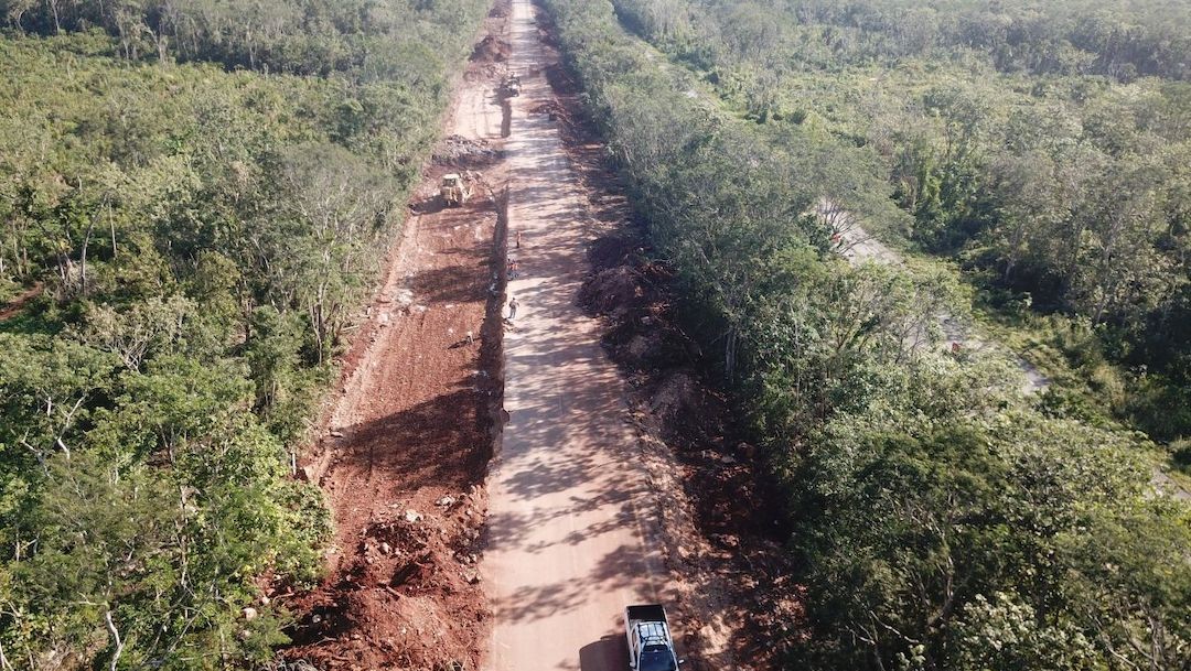 Autopista Cancún-Mérida se redujo a un solo carril por construcción del Tren Maya (Cuartoscuro, archivo)