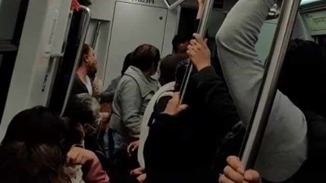 Un video de TikTok muestra a las usuarias increpando a chofer del Metro de la CDMX por tener relaciones sexuales en la cabina