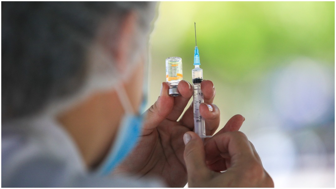 China analiza mezclar varias vacunas para aumentar eficacia