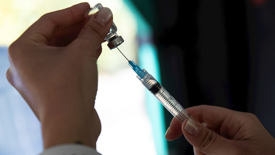 Personas vacunadas no necesitan cuarentena tras exponerse al COVID