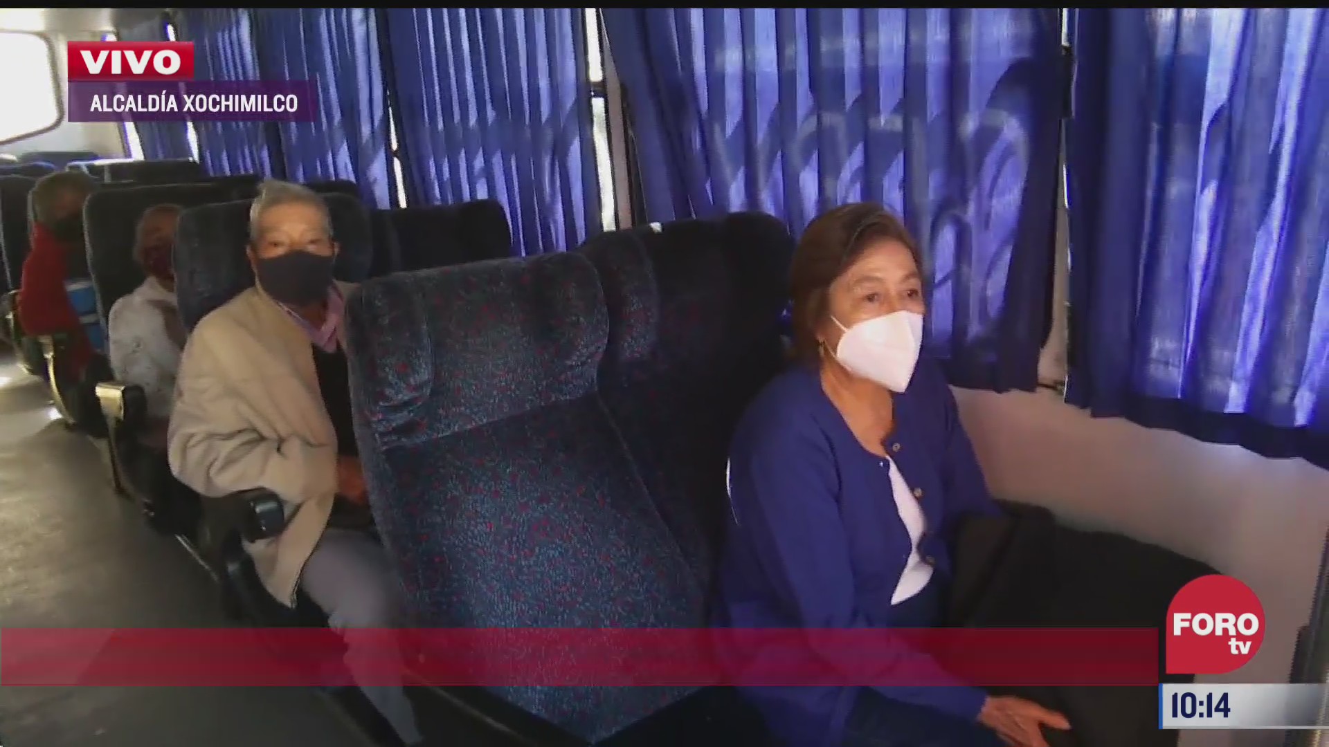 vehiculos trasladan a adultos mayores para ser vacunados en xochimilco