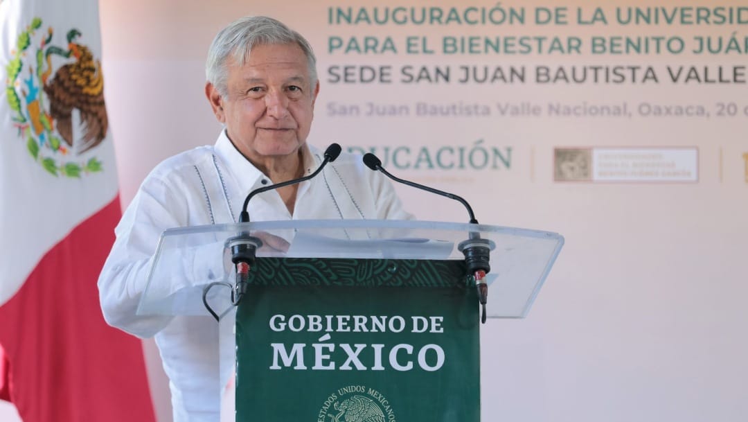 AMLO se compromete a ampliar 'Sembrando Vida' en Oaxaca
