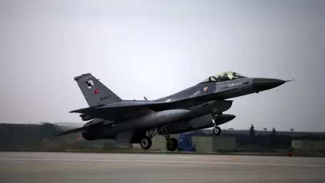 Aviones turcos bombardean posiciones kurdas en Siria