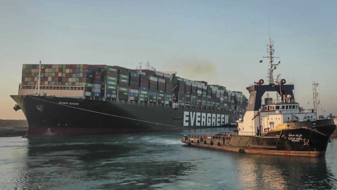 El buque "Ever Given" fue finalmente reflotado en el Canal de Suez (AP)