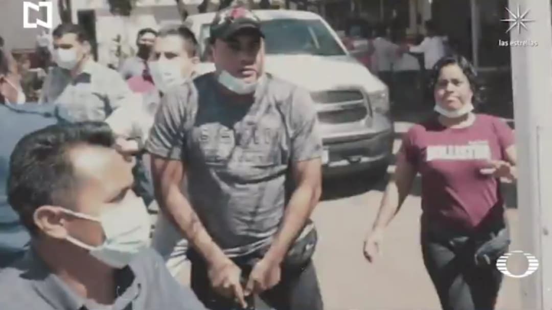 Cancelación de vacunación provoca caos y enfrentamientos en Santa Lucía del Camino, Oaxaca