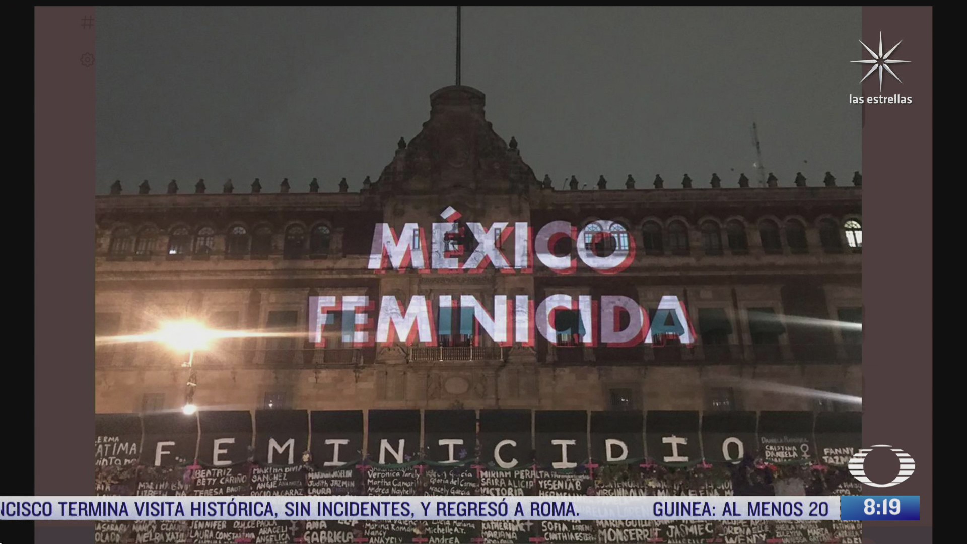 colectivos feministas proyectan consignas en palacio nacional