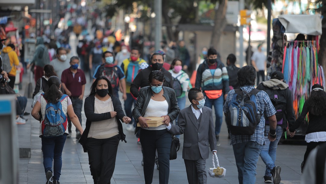 Habitantes de la Ciudad de México caminan en el Centro Histórico (Getty Images, archivo)
