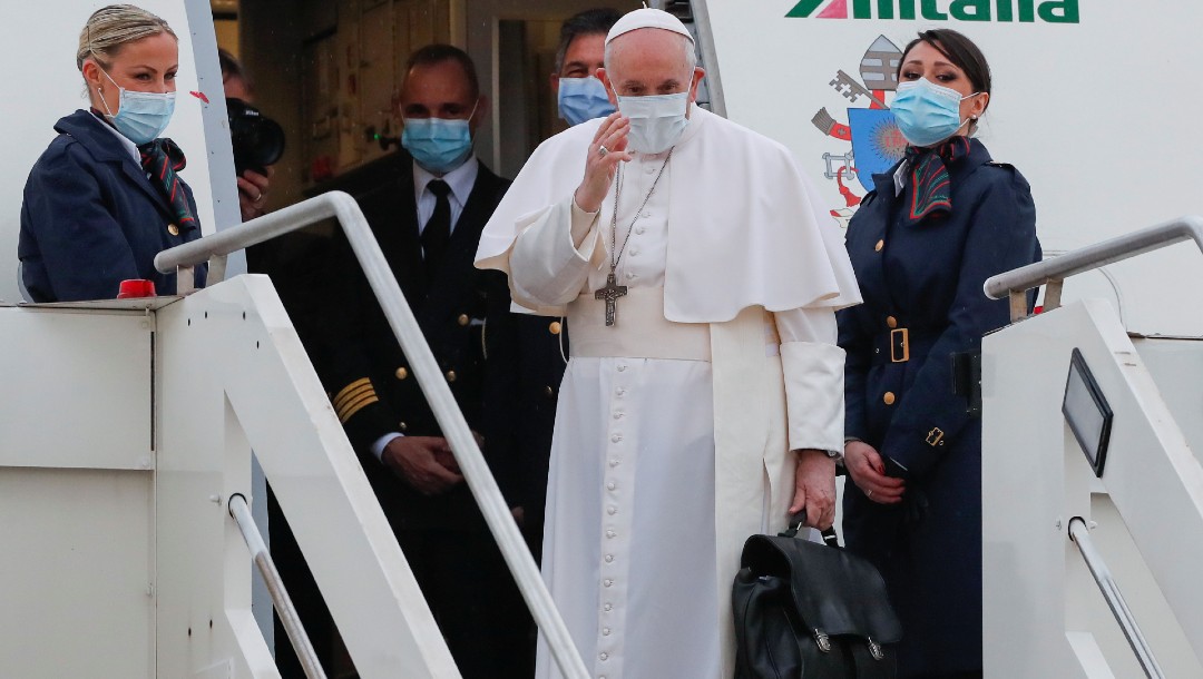 El papa Francisco parte de Roma rumbo a Irak para visita histórica.
