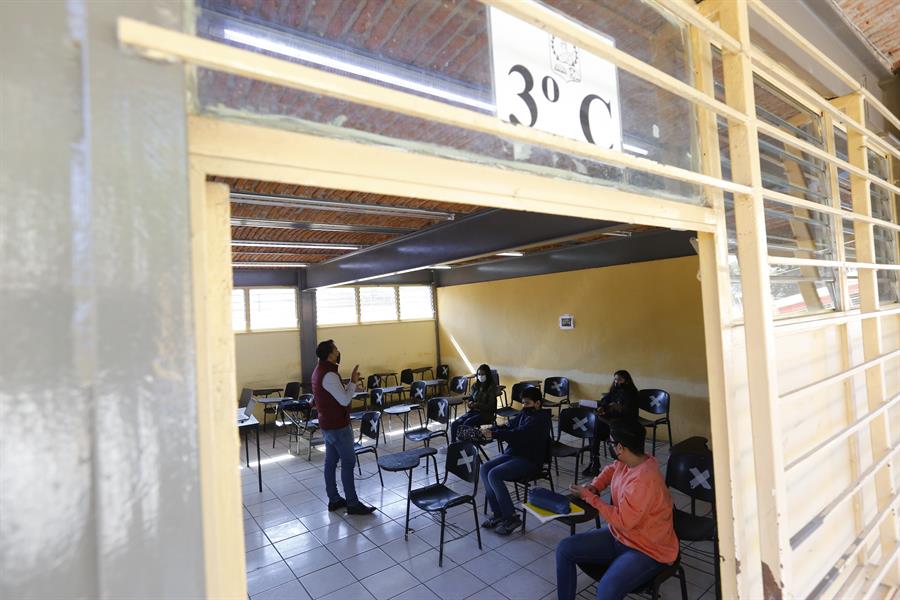 Alumnos-de-Jalisco-regresan-a-clases-presenciales