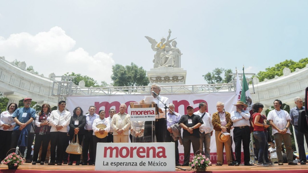 INE ordena a Morena desvincular programas sociales del partido