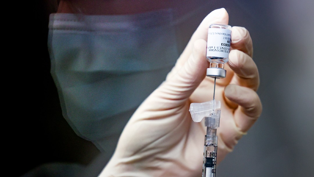 Johnson & Johnson retrasa entrega de su vacuna en EEUU tras error de producción