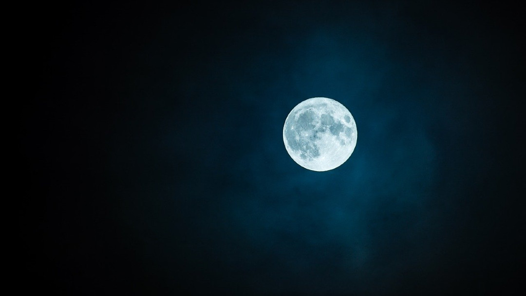 luna llena, luna de gusano, superluna, astronomía, imagen ilustrativa