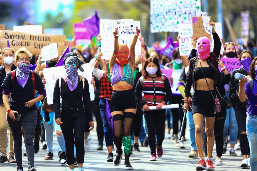 Así-fue-la-marcha-del-Día-Internacional-de-la-Mujer-en-CDMX