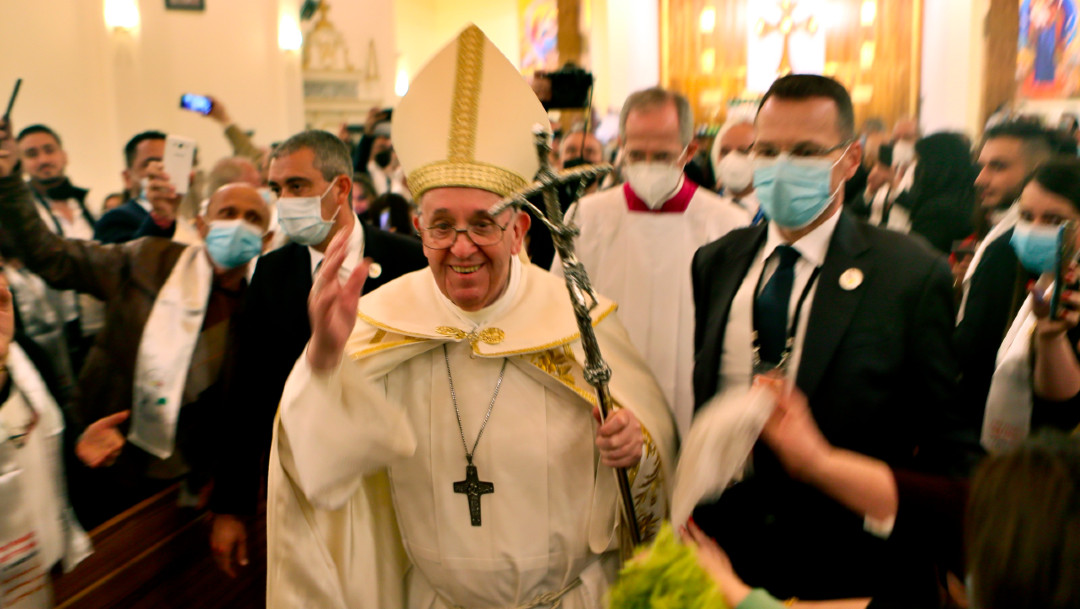 Francisco celebra en Irak primera misa de un papa con rito caldeo