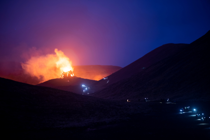 Fotos: Erupción de volcán en Islandia deja ríos de lava
