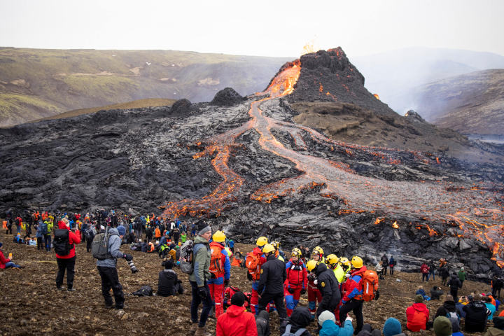 Fotos: Erupción de volcán en Islandia deja ríos de lava
