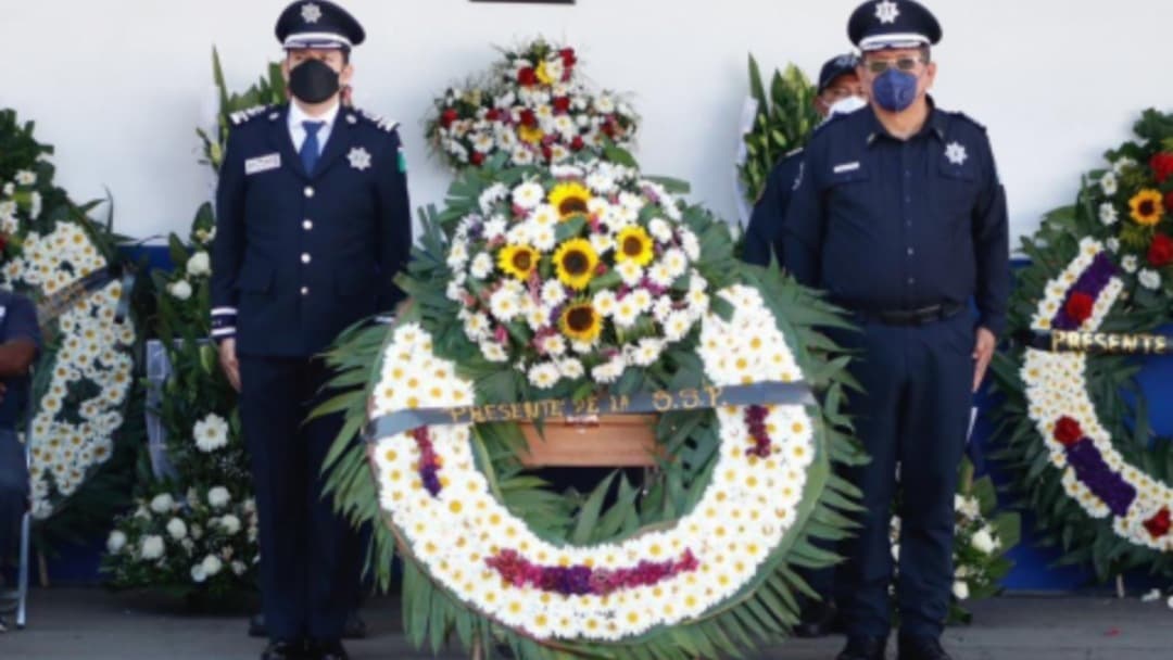 SSP Puebla rinde homenaje a policías asesinados en Jolalpan