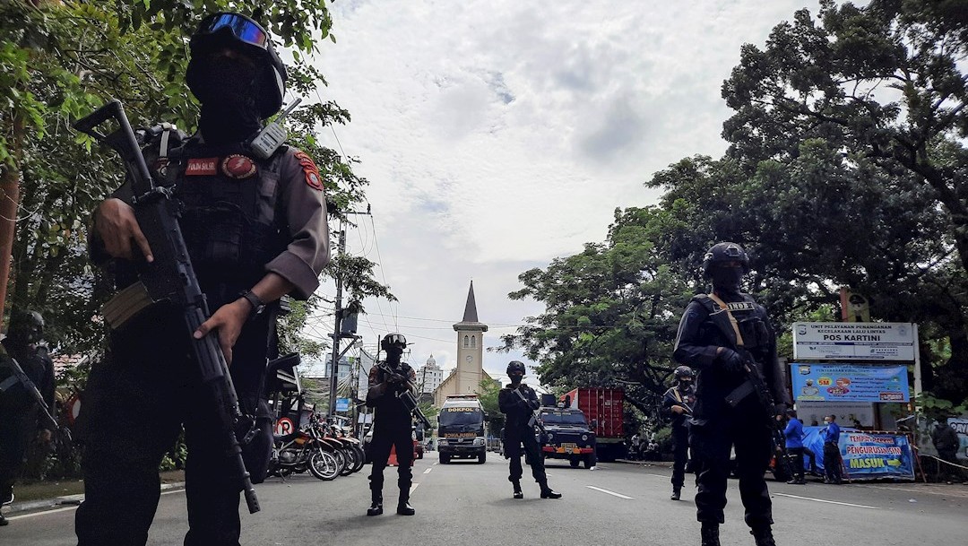 Un muerto y varios heridos deja explosión en Iglesia de Indonesia