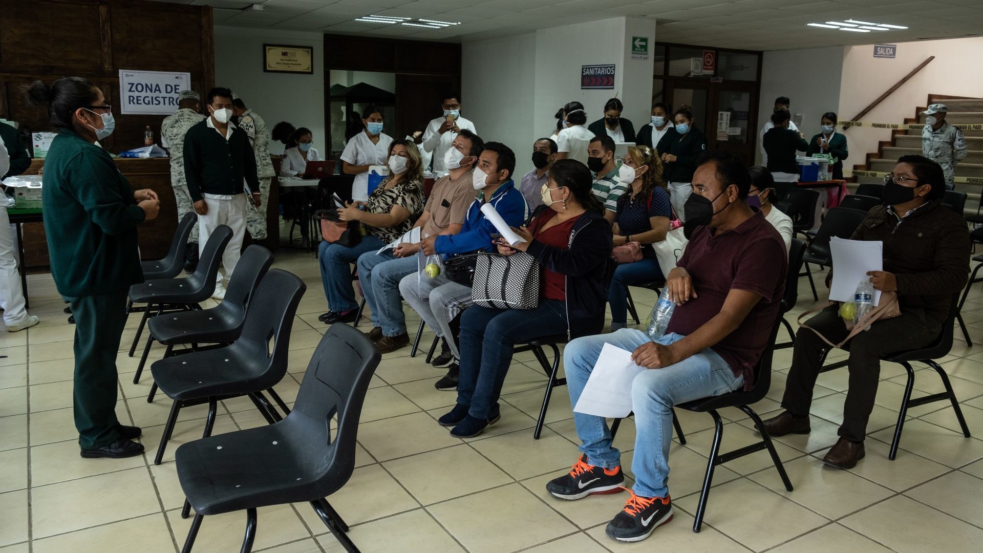 Vacunan a 70 mil 839 maestros contra COVID-19 en Chiapas