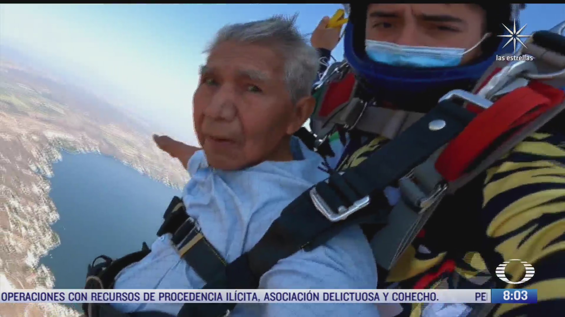 abuelito salta en paracaidas y cumple su sueno