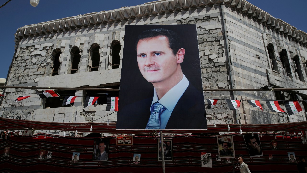 Bashar Al Assad presenta su candidatura a las elecciones presidenciales sirias