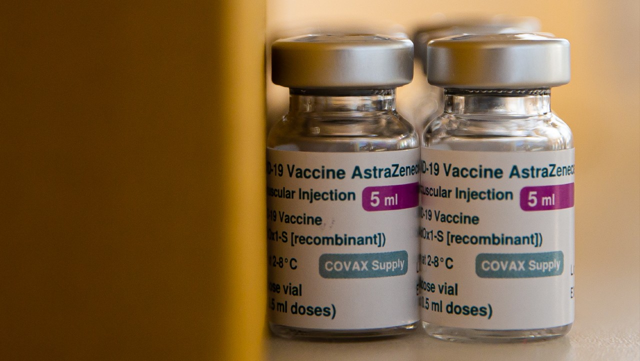 Canadá se niega a suspender la vacuna contra el COVID-19 de AstraZeneca