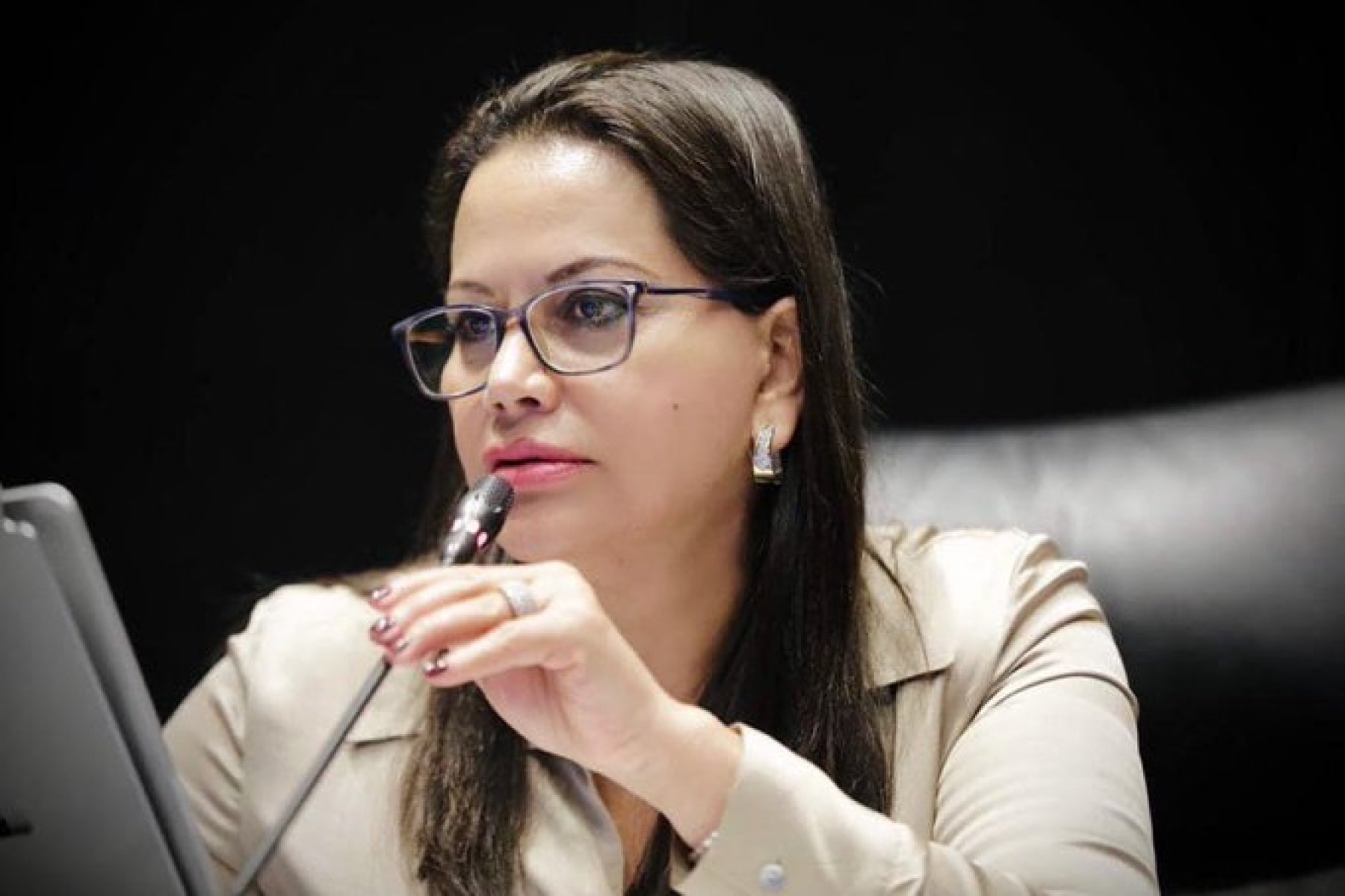 Senadora de Morena emite mensaje exclusivo de su bancada a legisladores de todos los grupos parlamentarios