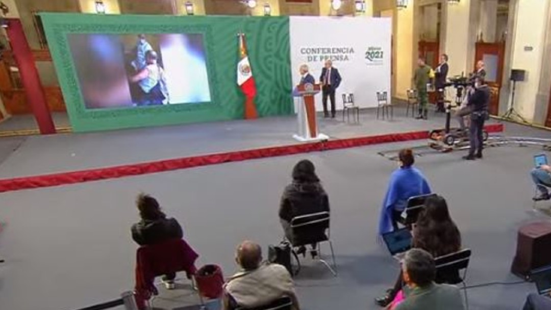 López Obrador muestra video de abuelito enojado