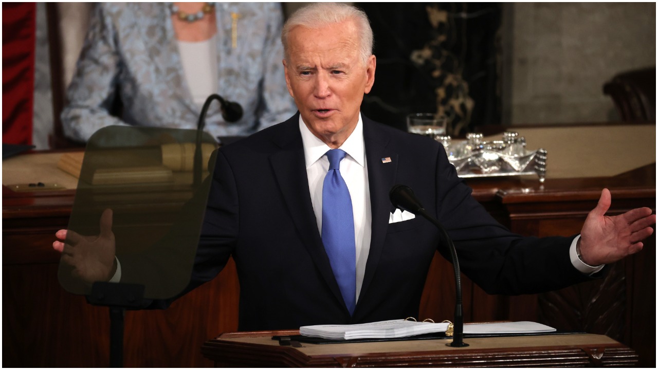 Biden acusa a piratas informáticos rusos de ataque a oleoductos de EEUU