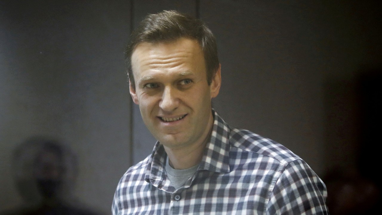 Navalny anuncia fin de huelga de hambre tras recibir atención médica