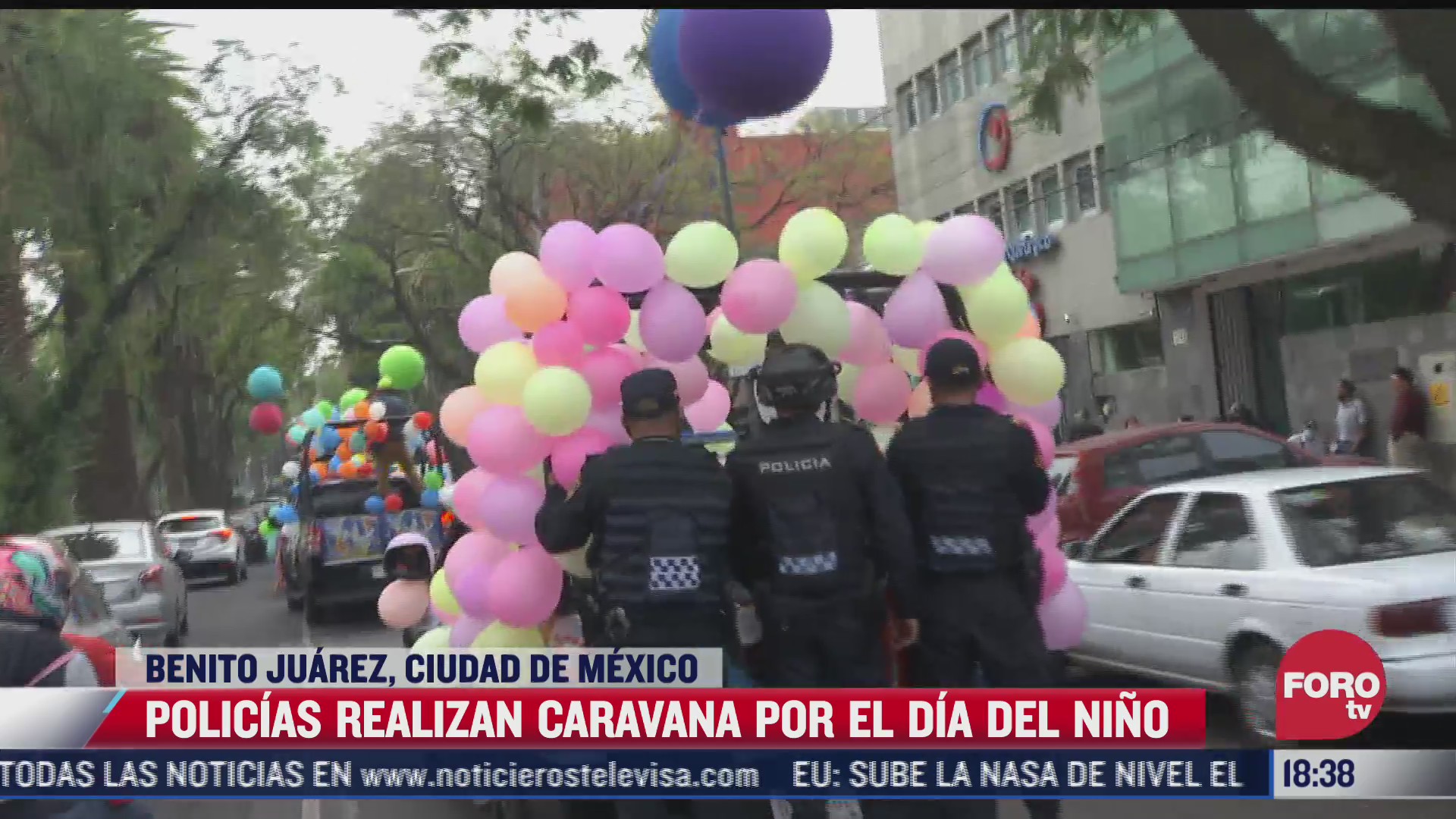 policias realizan caravana para celebrar el dia del nino