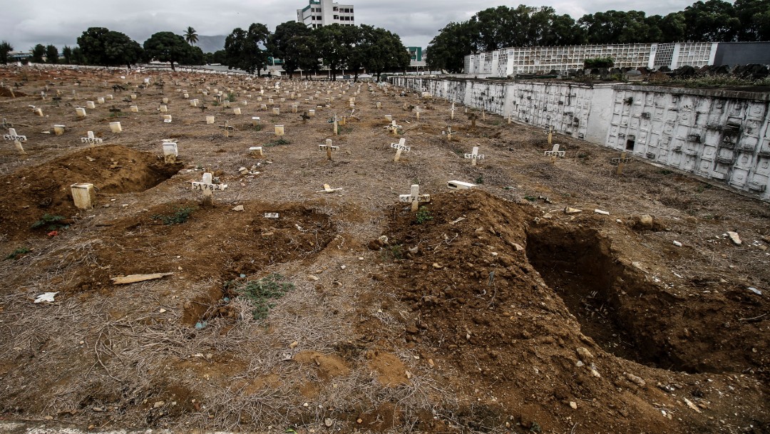 Sao Paulo hace espacio en panteones tras aumento de muertes por COVID-19