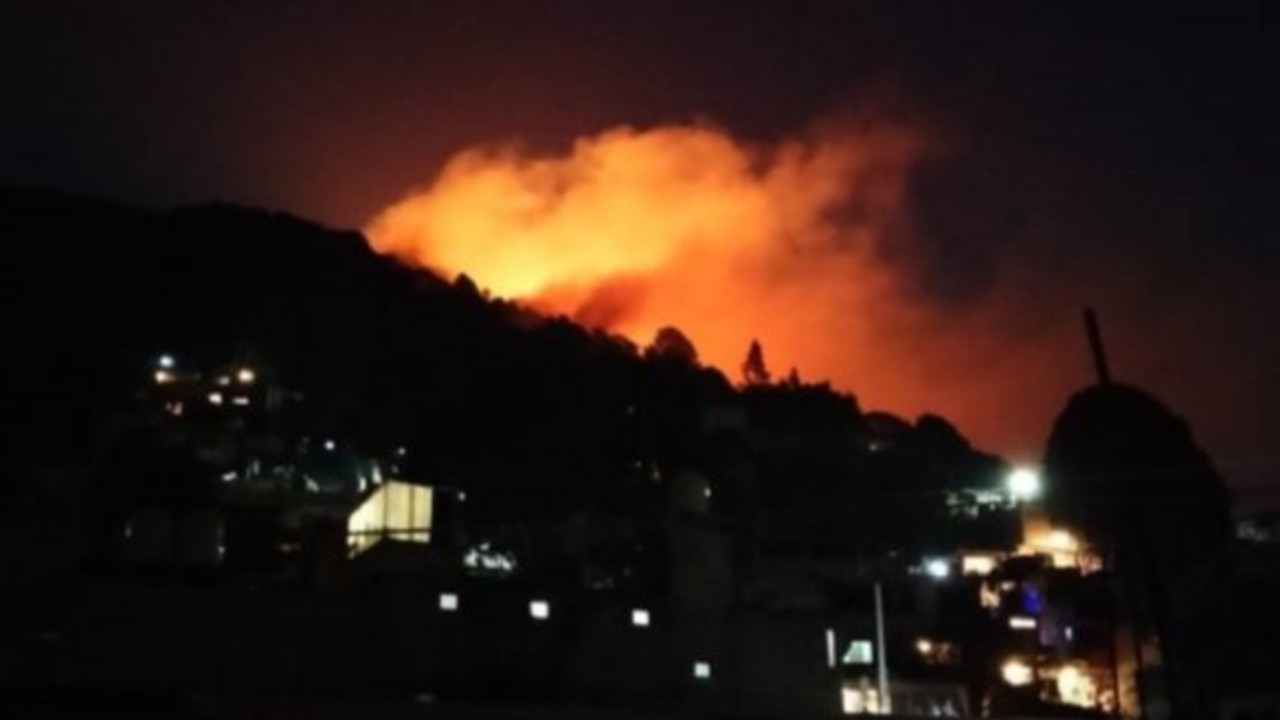 Se registra incendio de pasto en Lomas de San Bernabé, alcaldía Magdalena Contreras