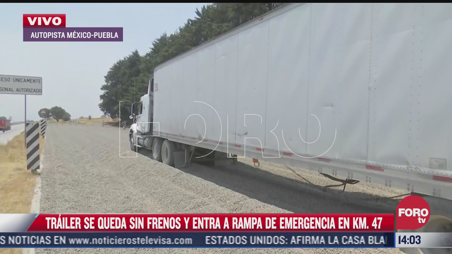trailer se queda sin frenos y entra en rampa de emergencia en carretera mexico puebla