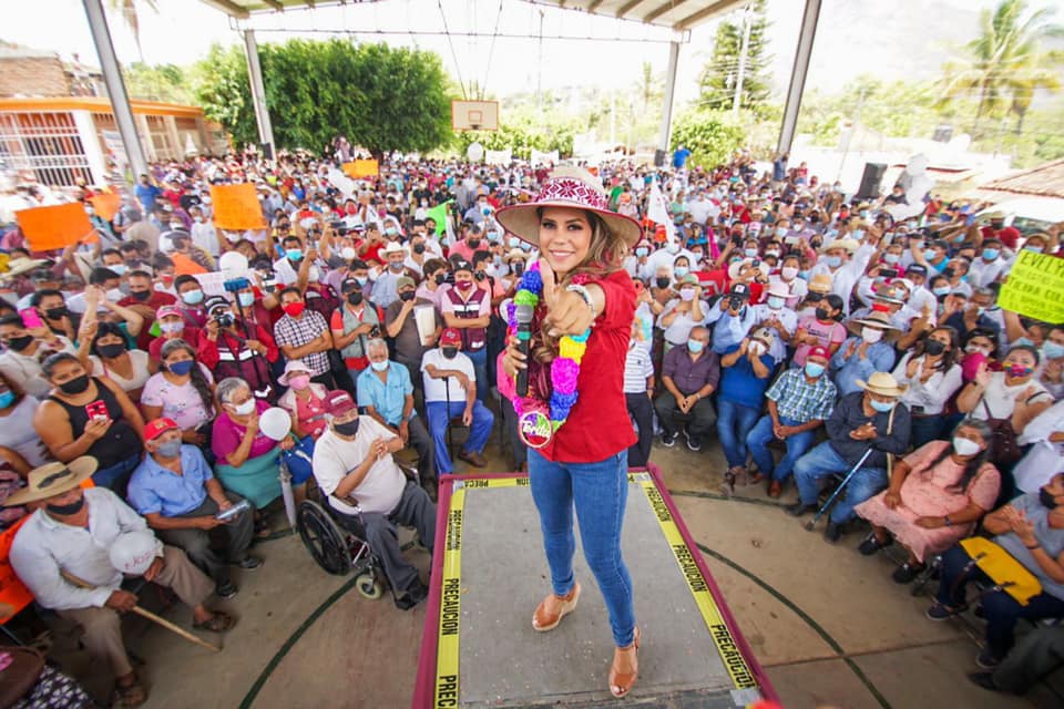 Al ritmo de ‘Como la flor’ de Selena, Evelyn Salgado, ‘La Torita’, cierra mítines en Guerrero