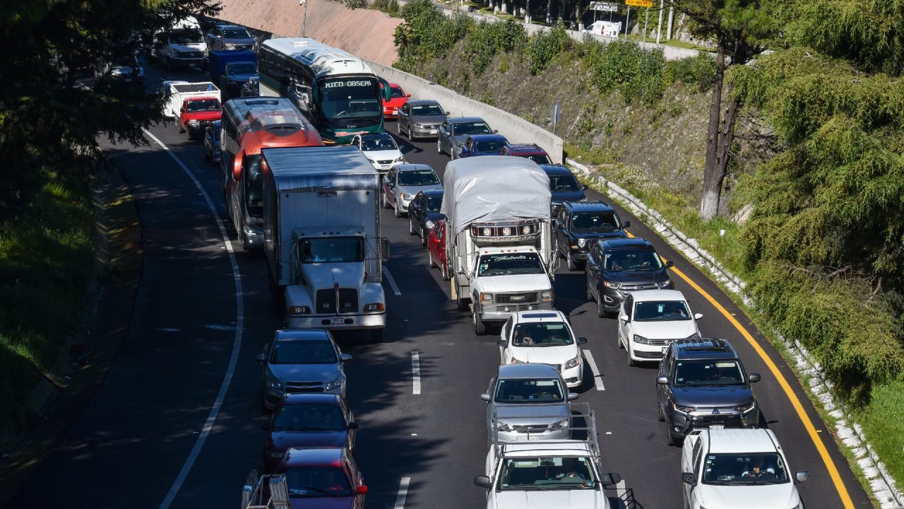Cerrarán en su totalidad tres carriles de la carretera federal México-Toluca por obras