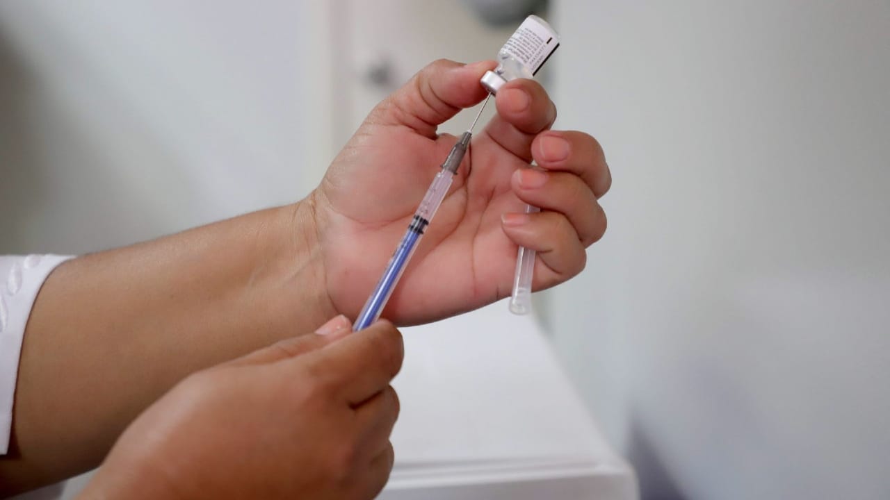 Cuatro alcaldías en la CDMX inician vacunación de personas de 40-49 años