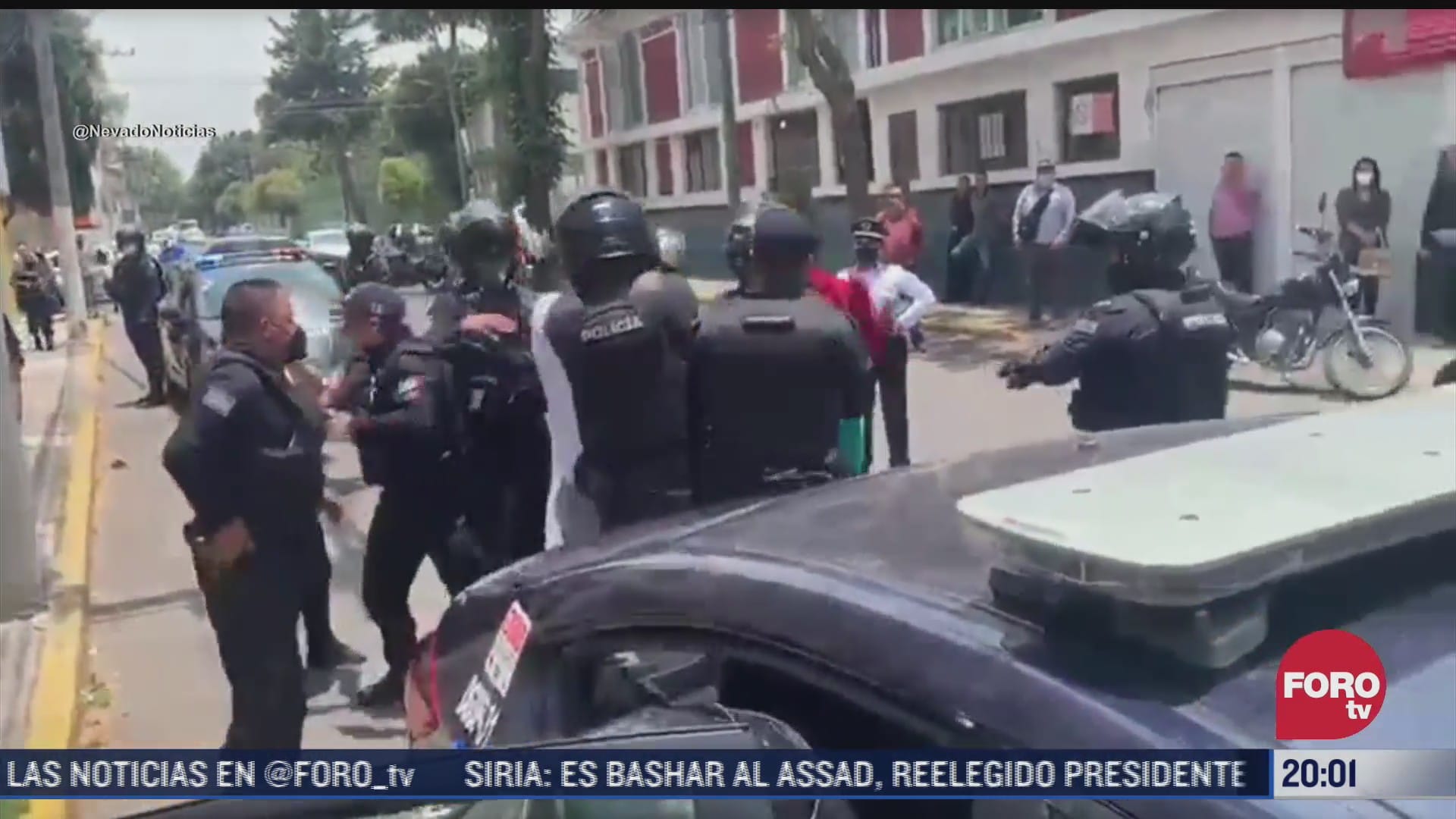 detencion de presuntos delincuentes desata enfrentamiento con policias en toluca