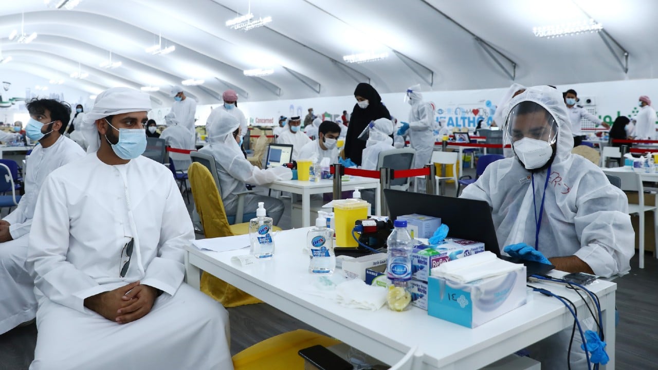 Emiratos Árabes Unidos aprueba tratamiento contra el COVID-19