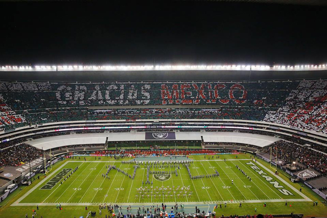 La NFL y México hicieron historia en el Estadio Azteca (Foto: Getty)
