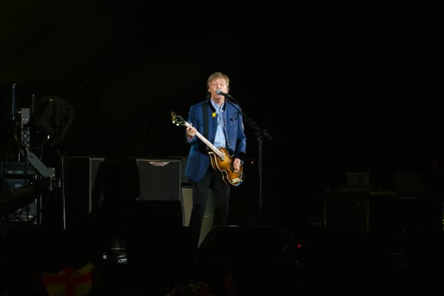 Paul McCartney durante su presentación en el Estadio Azteca en 2017 